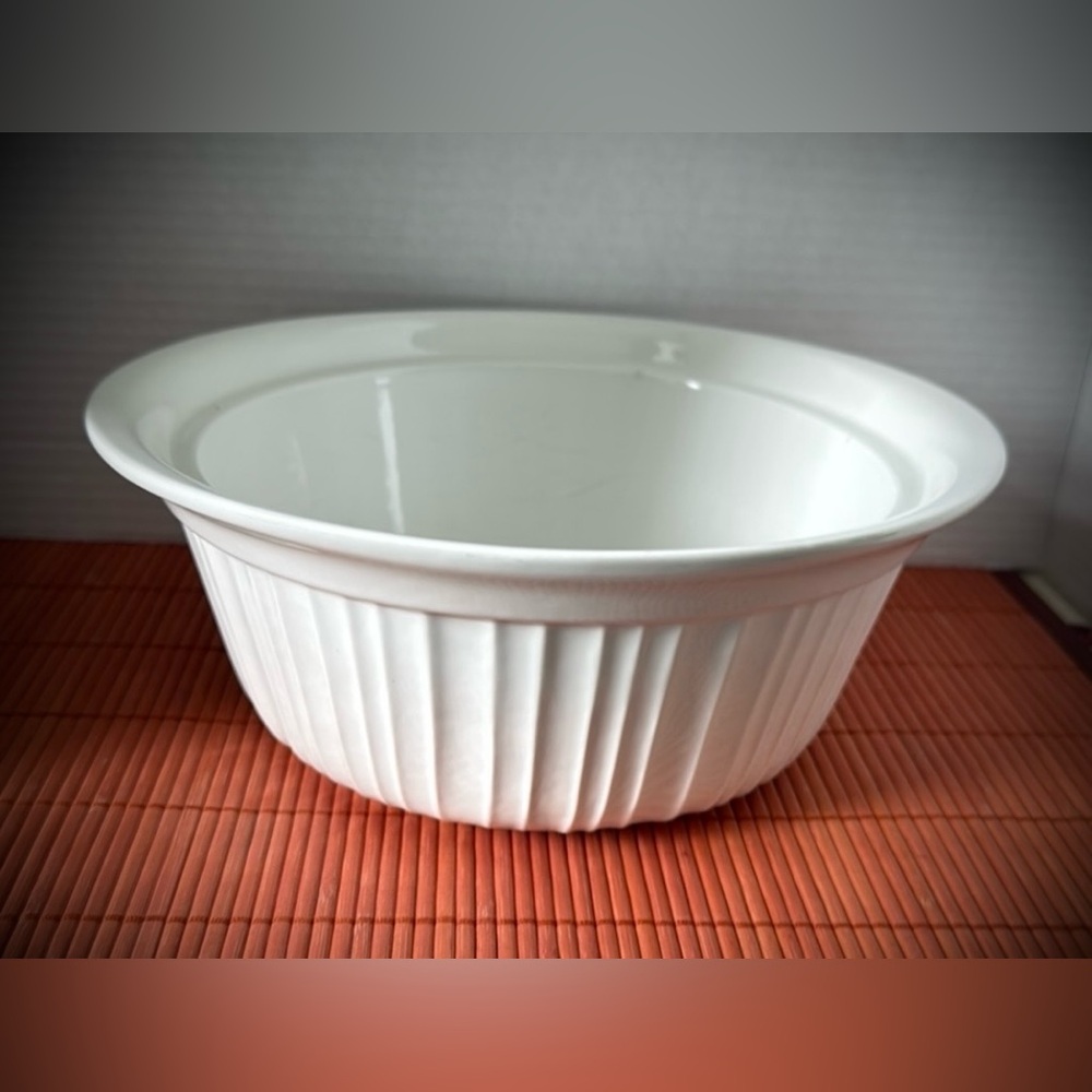 Corning ware French White 2 qt/1.9 L Casserole, No Lid